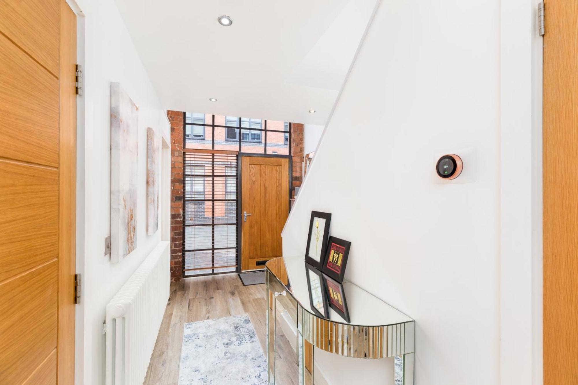 High End Luxury Townhouse In Jq, 4 Bedrooms, Flat Screen Tv In All Rooms, Free Parking, Near Birmingham City Centre Deposit Required Dış mekan fotoğraf
