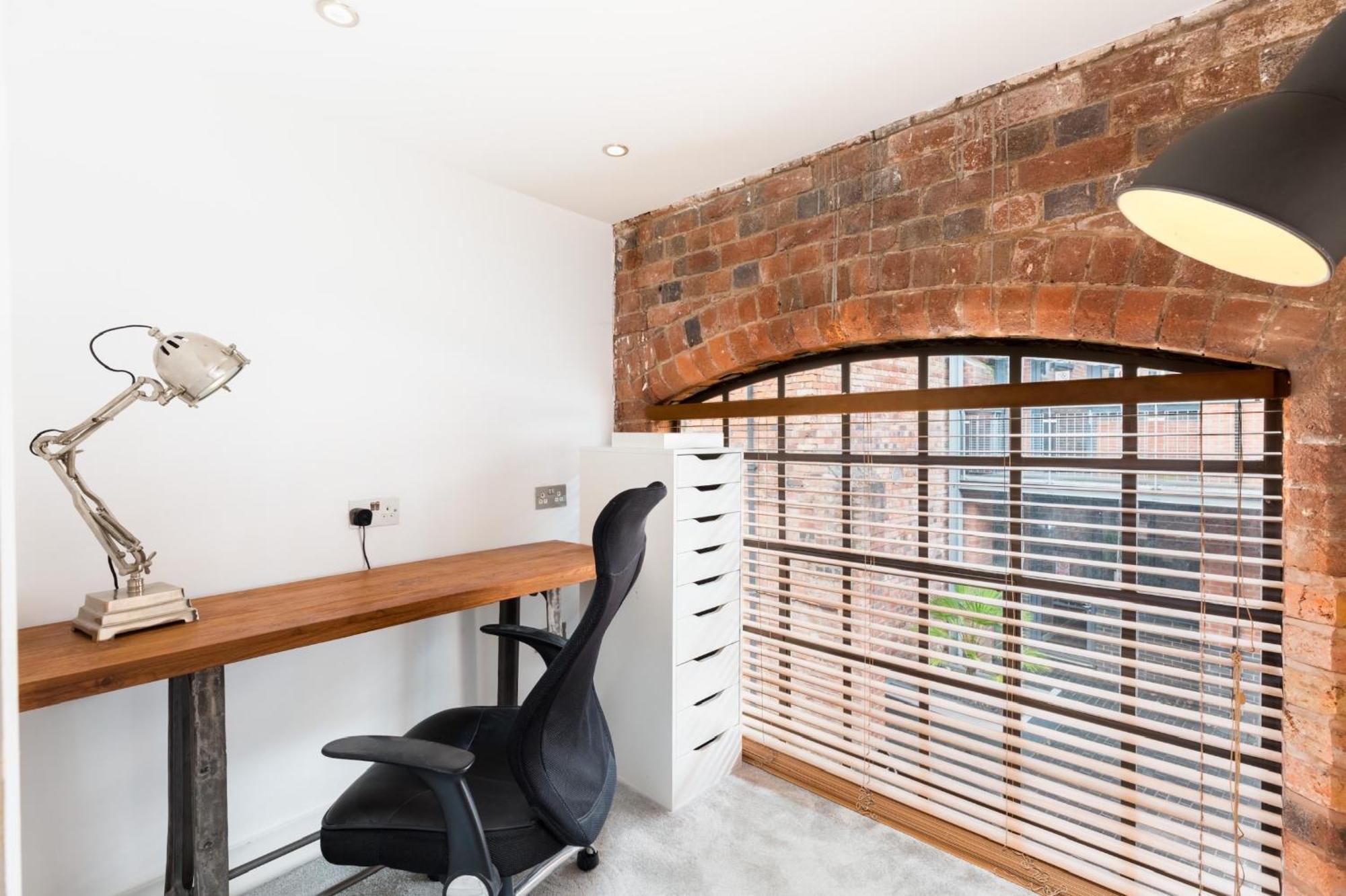 High End Luxury Townhouse In Jq, 4 Bedrooms, Flat Screen Tv In All Rooms, Free Parking, Near Birmingham City Centre Deposit Required Dış mekan fotoğraf