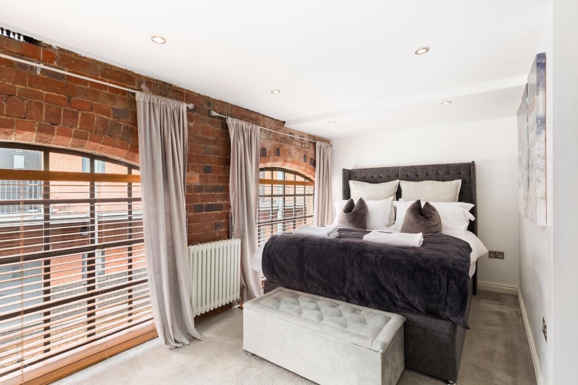 High End Luxury Townhouse In Jq, 4 Bedrooms, Flat Screen Tv In All Rooms, Free Parking, Near Birmingham City Centre Deposit Required Dış mekan fotoğraf