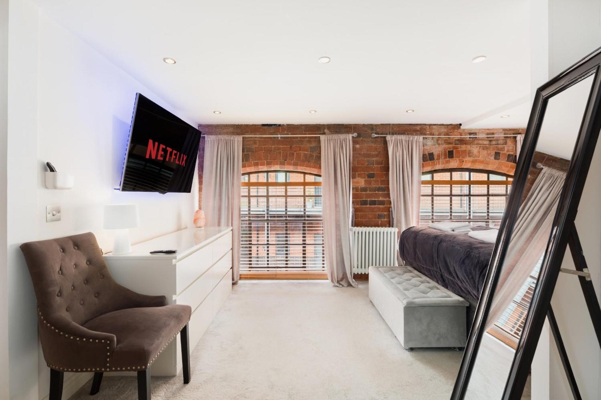 High End Luxury Townhouse In Jq, 4 Bedrooms, Flat Screen Tv In All Rooms, Free Parking, Near Birmingham City Centre Deposit Required Dış mekan fotoğraf